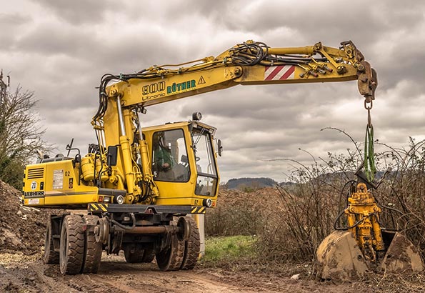 挖机保养与操作:提升设备性能的秘诀分享